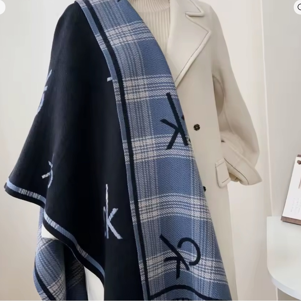 Brand new Chic Blue Scarf